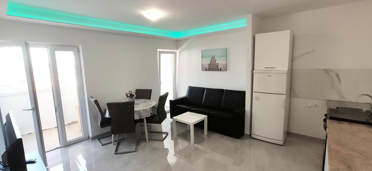 Apartment Dolores Makarska Eksteriør billede