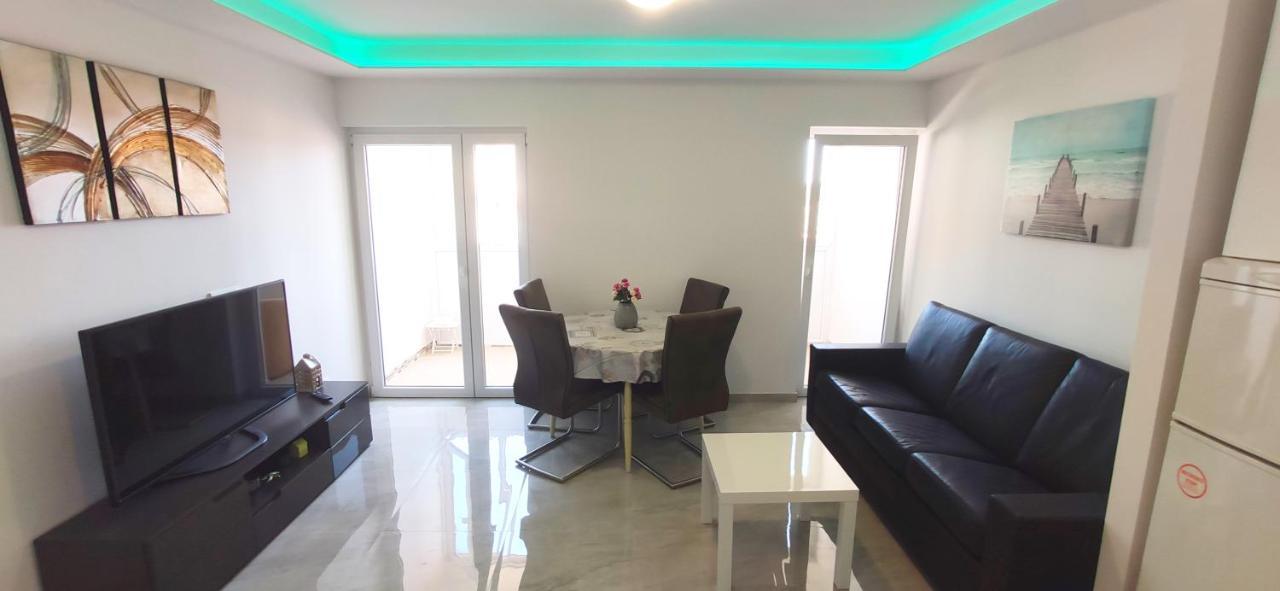 Apartment Dolores Makarska Eksteriør billede