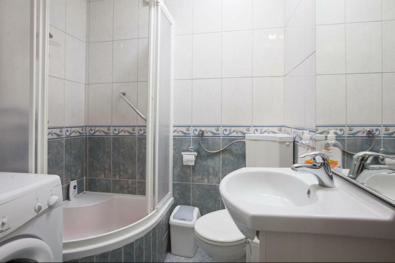 Apartment Dolores Makarska Eksteriør billede