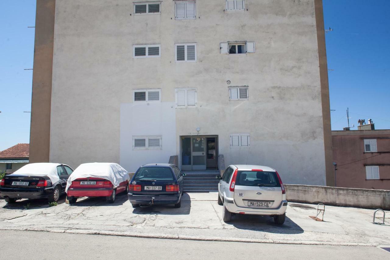 Apartment Dolores Makarska Eksteriør billede